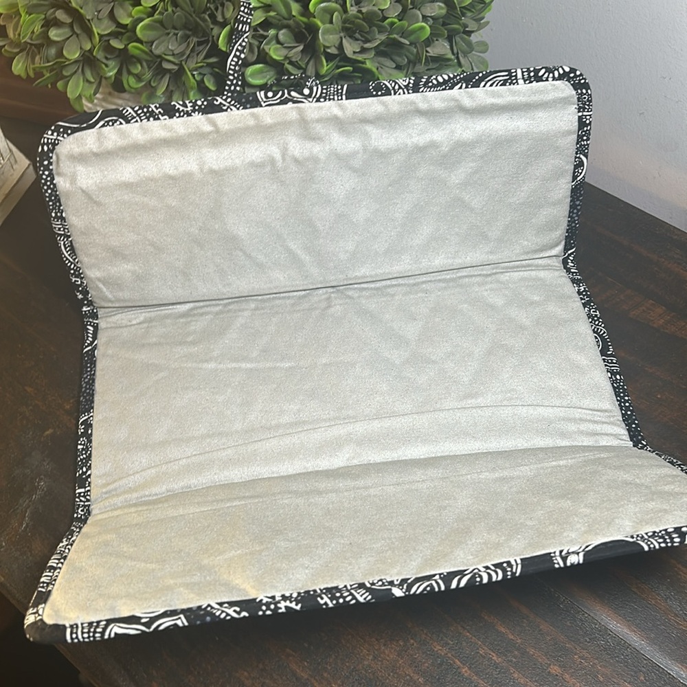 Vera Bradley - Curling & Flat Iron Cover (NWT) - Picture 5 of 5